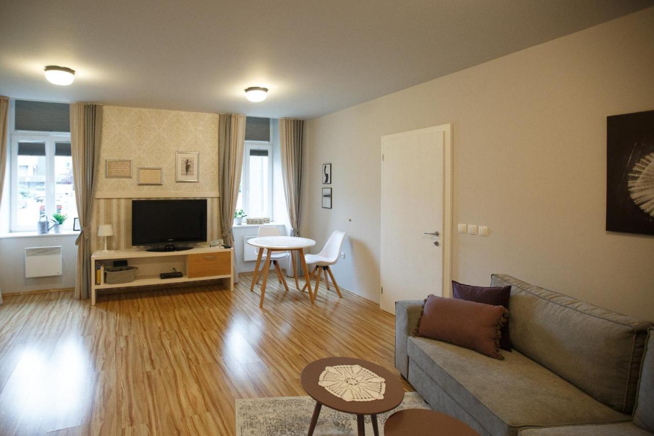 Apartment Nobl Plac Celje Eksteriør billede